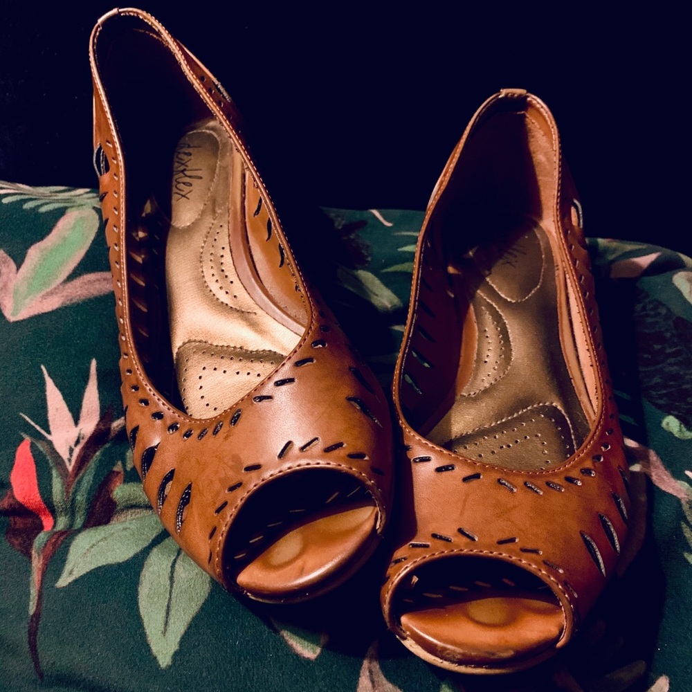 Dexflex by Dexter Brown Peep Toe Baby Wedge